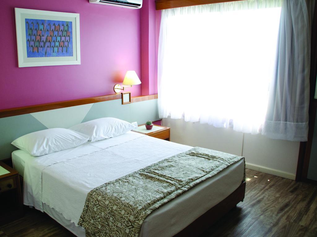 Cachoeiro Plaza Hotel Кашуейру-ді-Ітапемірін Екстер'єр фото